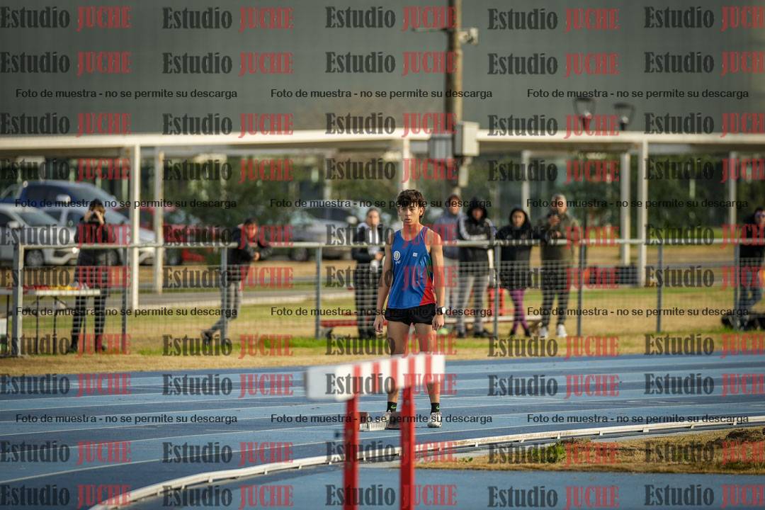 Fotos de los 400 m con vallas de varones