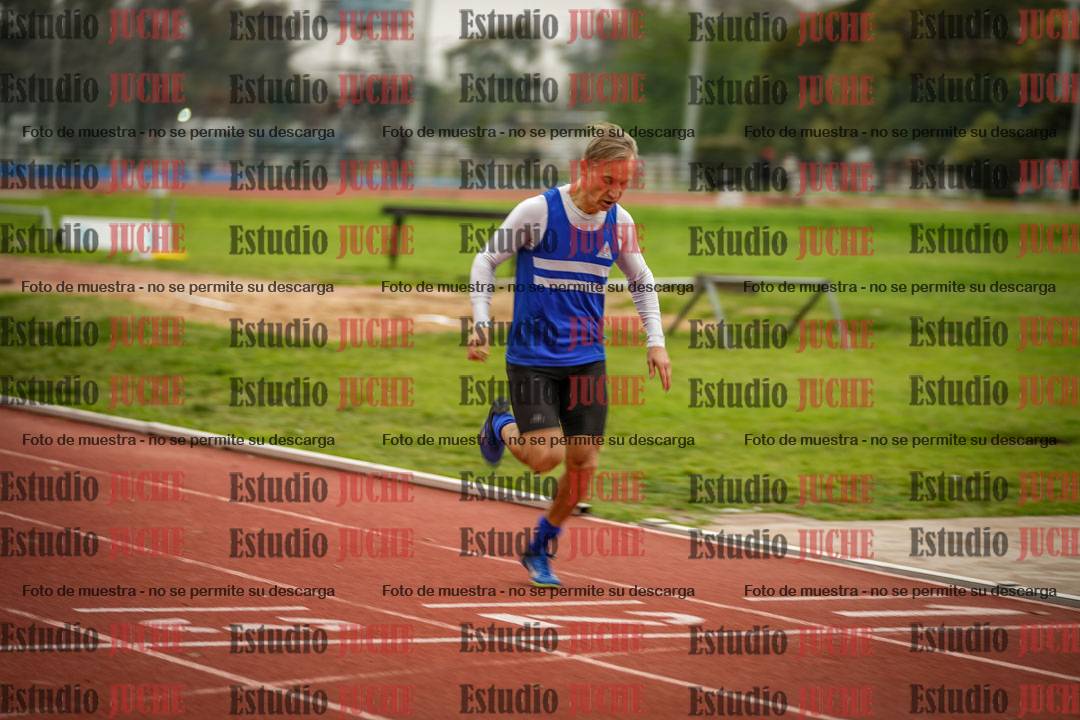 Fotos de los 295 m con vallas de varones - U16