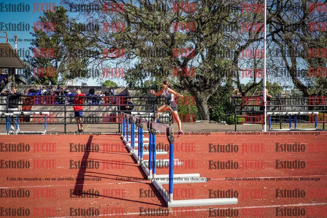 Fotos de los 295 m con vallas de mujeres