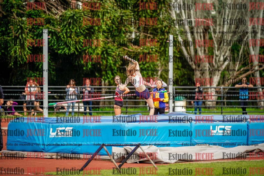 Fotos del salto en alto de mujeres