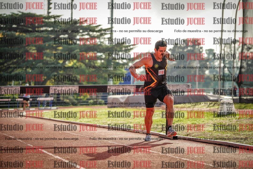 Fotos de los 3000 m con obstáculos de varones