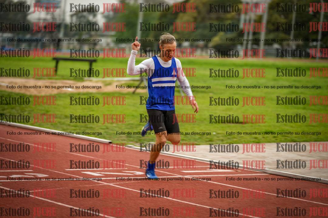 Fotos de los 295 m con vallas de varones - U16