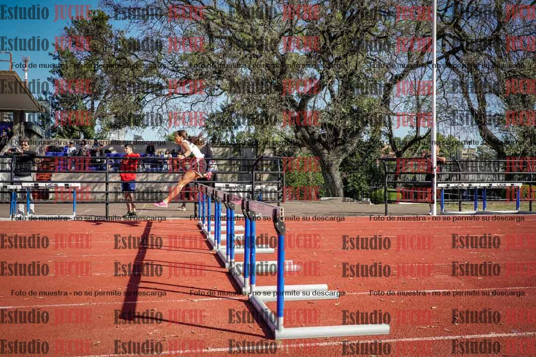 Fotos de los 295 m con vallas de mujeres
