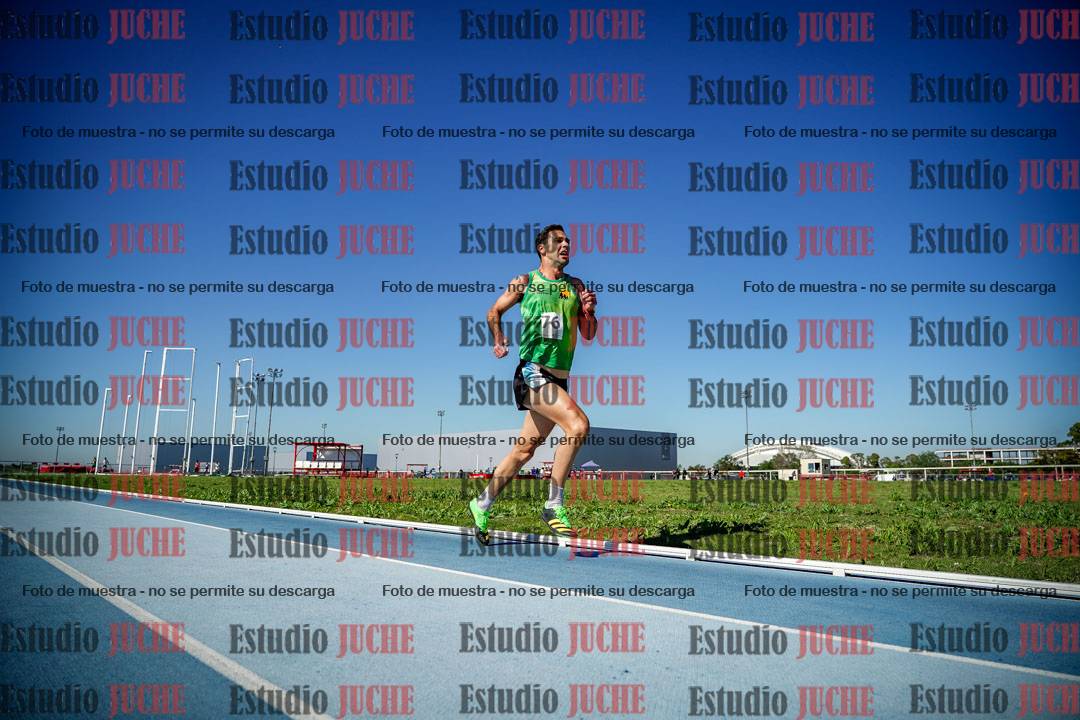 Fotos de los 5000 m de mujeres y varones - serie 1