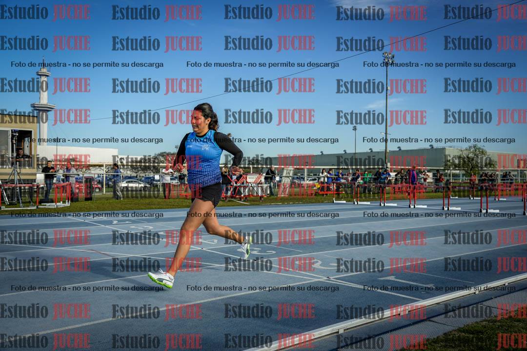 Fotos de los 100 m con vallas de mujeres