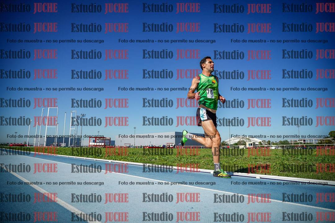 Fotos de los 5000 m de mujeres y varones - serie 1