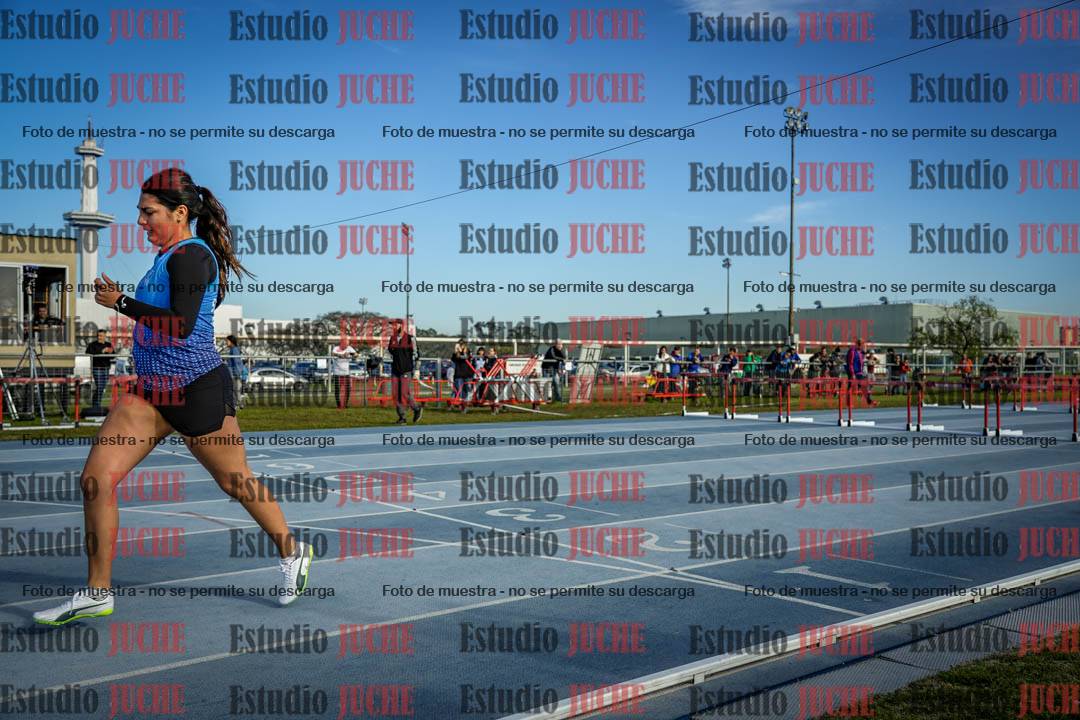 Fotos de los 100 m con vallas de mujeres