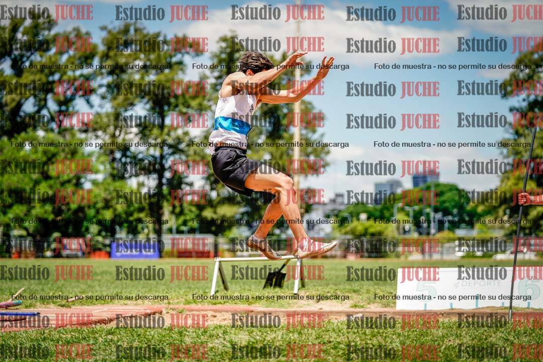 Fotos del salto en largo de varones