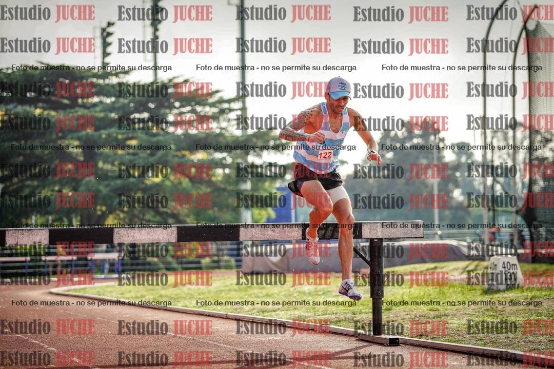 Fotos de los 3000 m con obstáculos de varones