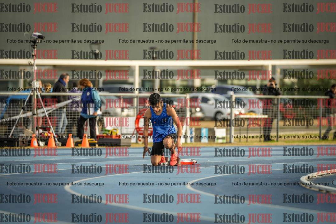 Fotos de los 400 m con vallas de varones