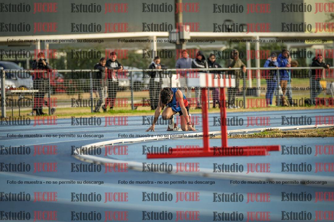 Fotos de los 400 m con vallas de varones