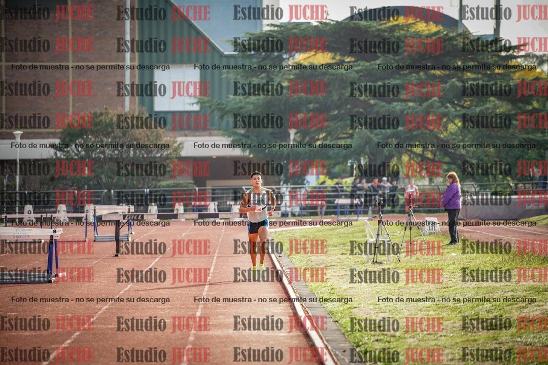 Fotos de los 3000 m con obstáculos de varones