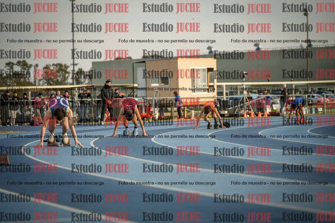 Fotos de los 400 m con vallas de varones