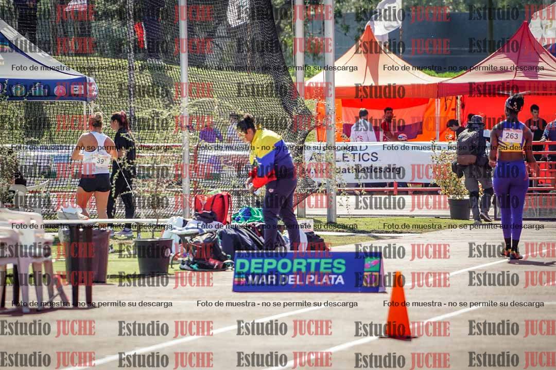 Fotos de algunos extras y podios del día 1