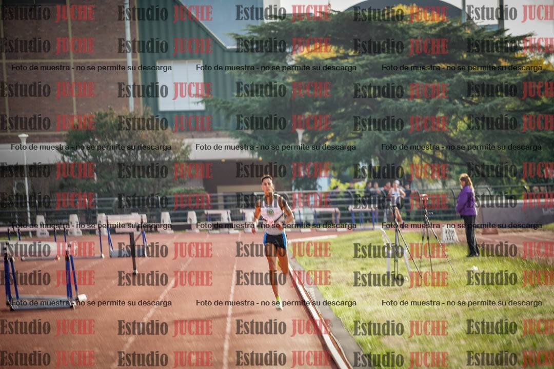 Fotos de los 3000 m con obstáculos de varones
