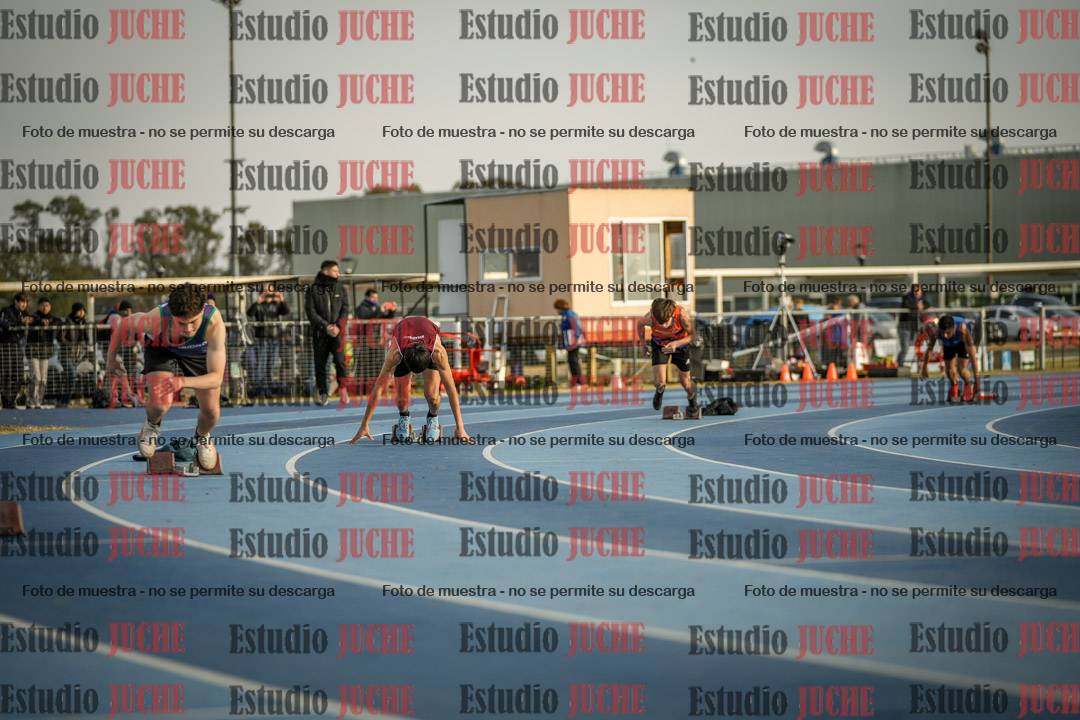 Fotos de los 400 m con vallas de varones