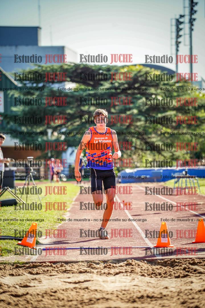 Fotos del salto en largo de varones - U16