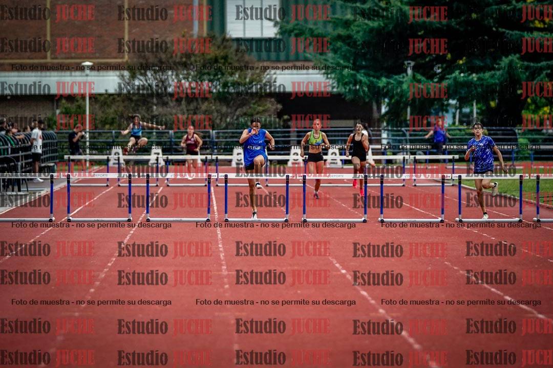 Fotos de los 295 m con vallas de mujeres