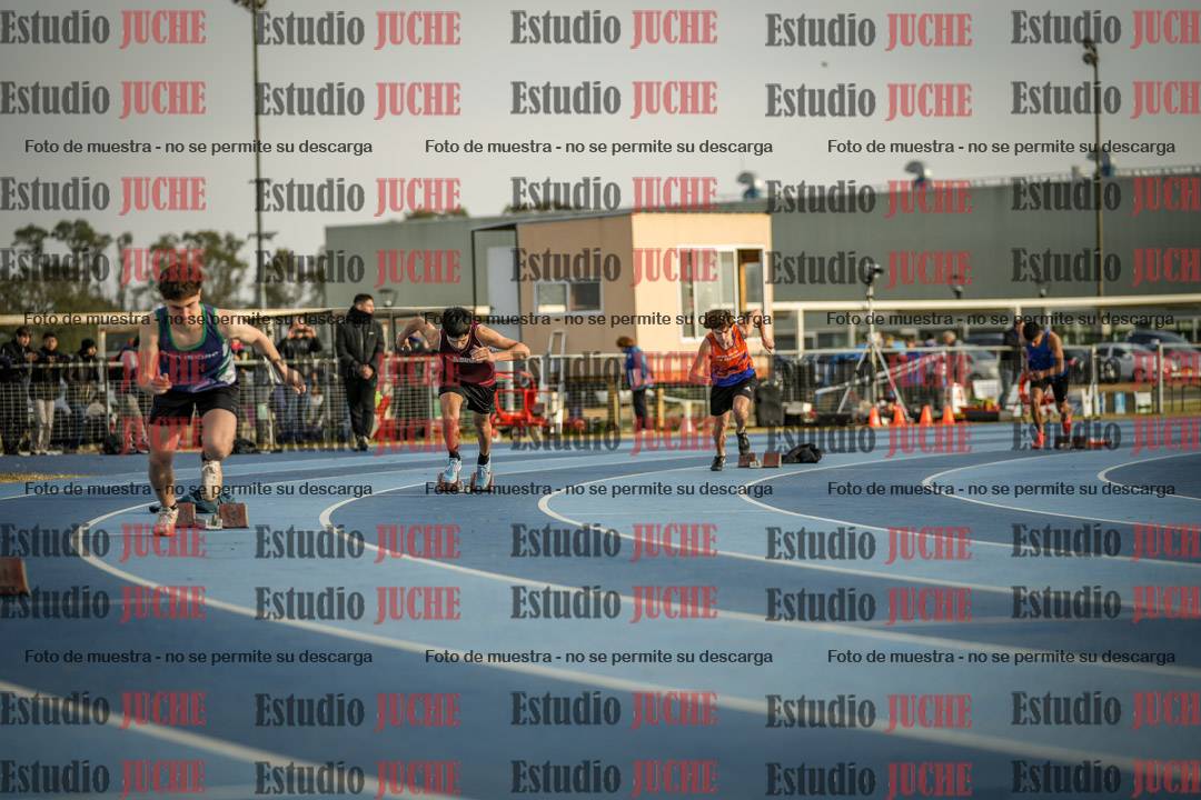 Fotos de los 400 m con vallas de varones