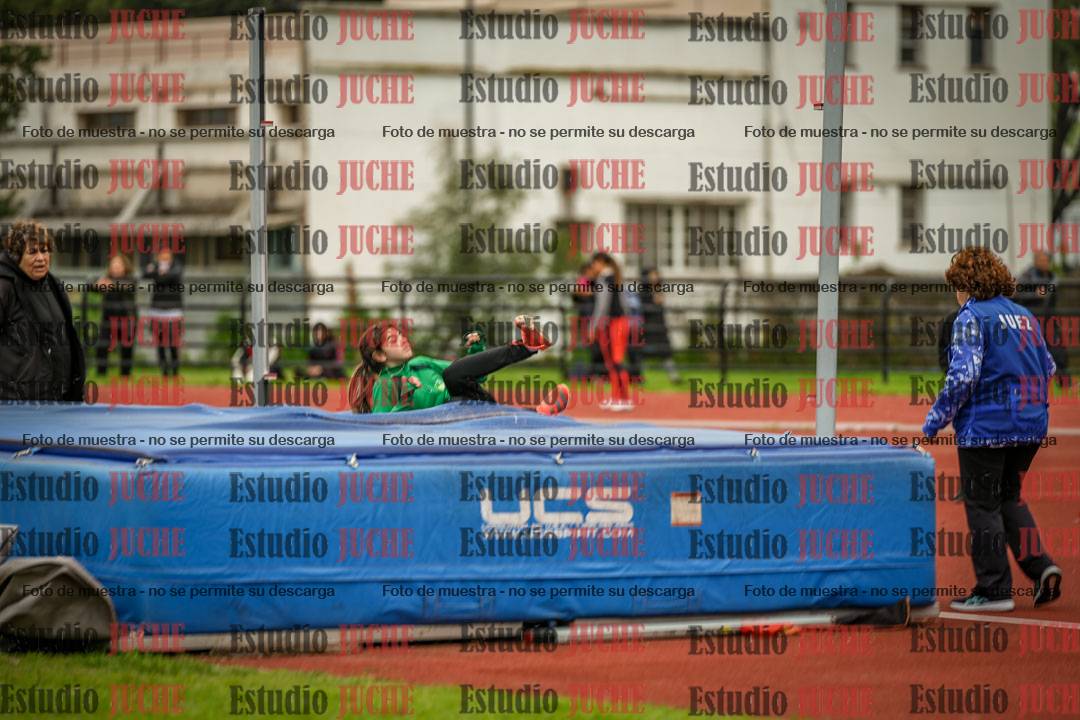 Fotos del salto en alto de mujeres y varones - todos los grupos