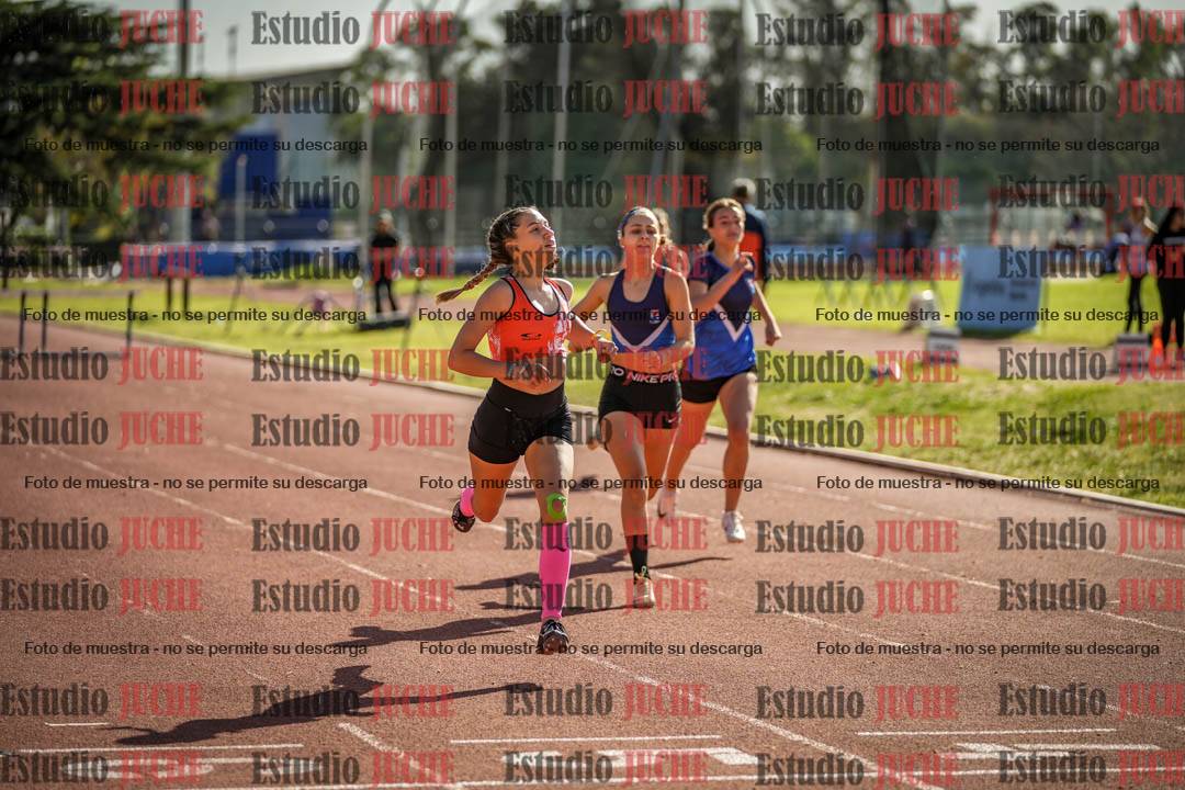 Fotos de los 295 m con vallas de mujeres