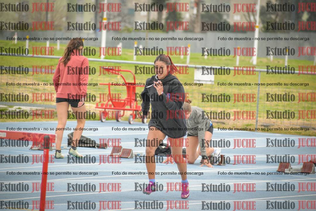 Fotos de los 100 m con vallas de mujeres