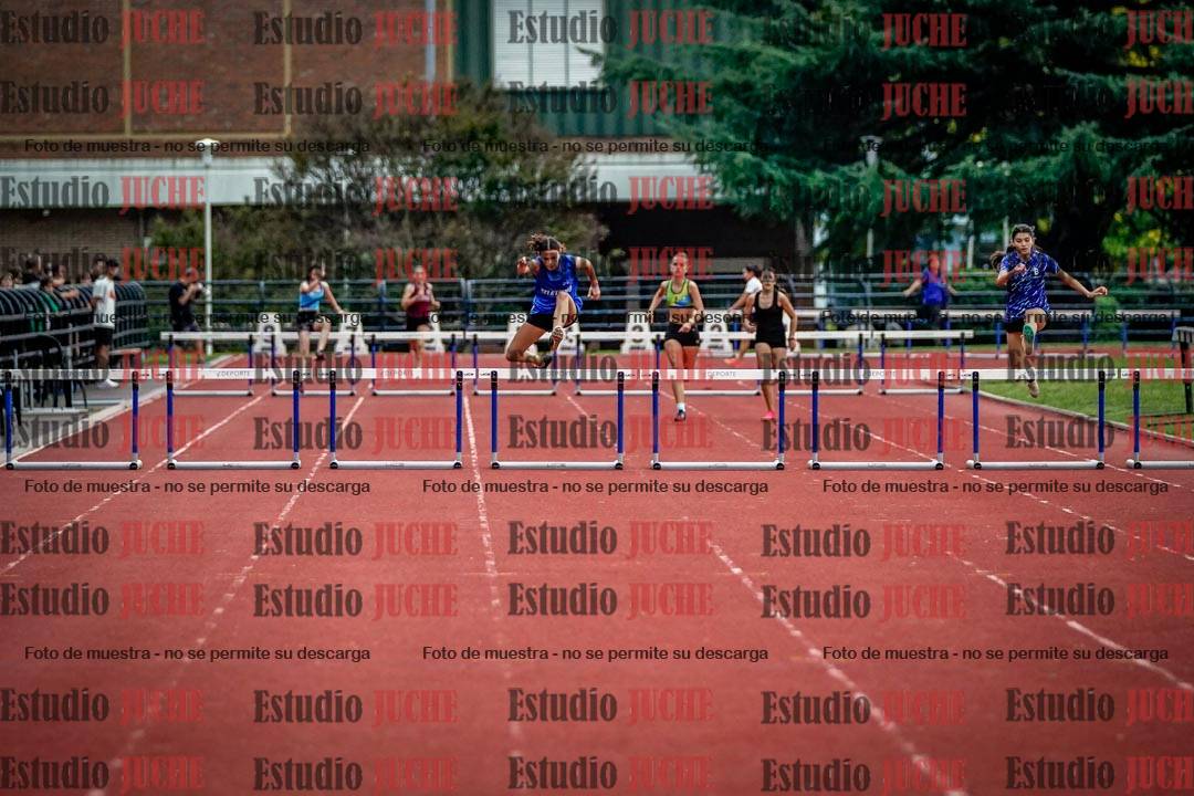 Fotos de los 295 m con vallas de mujeres