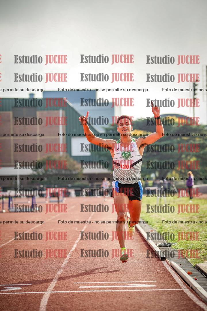 Fotos de los 3000 m con obstáculos de varones