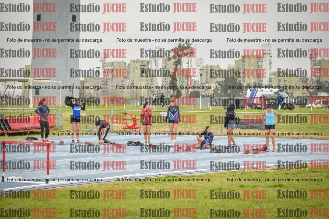 Fotos de los 100 m con vallas de mujeres
