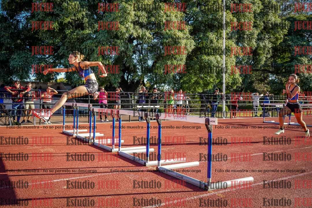 Fotos de los 100 m con vallas de mujeres