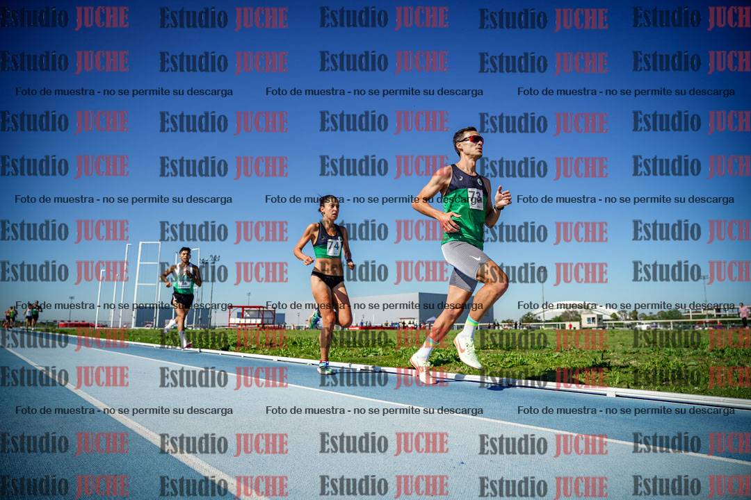Fotos de los 5000 m de mujeres y varones - serie 1