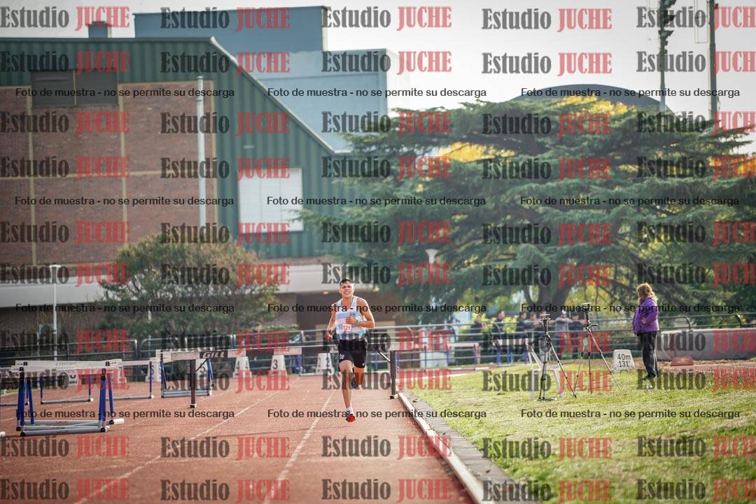 Fotos de los 3000 m con obstáculos de varones