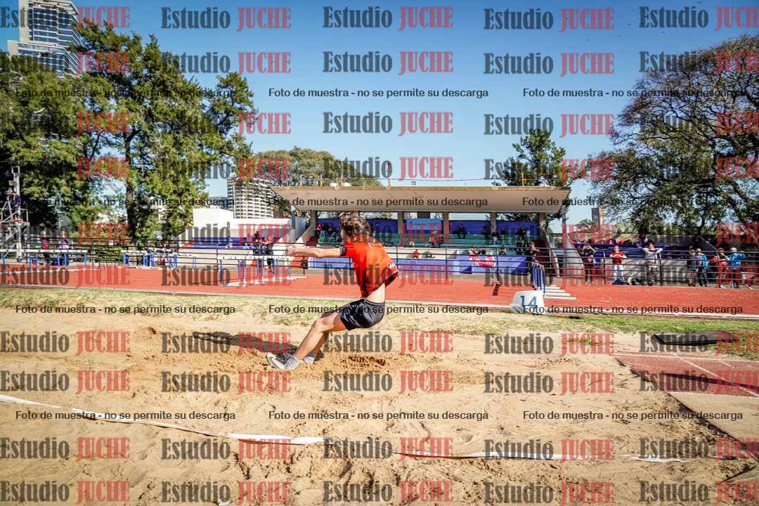 Fotos del salto en largo de varones - ambas categorías