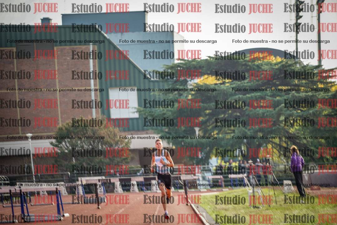 Fotos de los 3000 m con obstáculos de varones