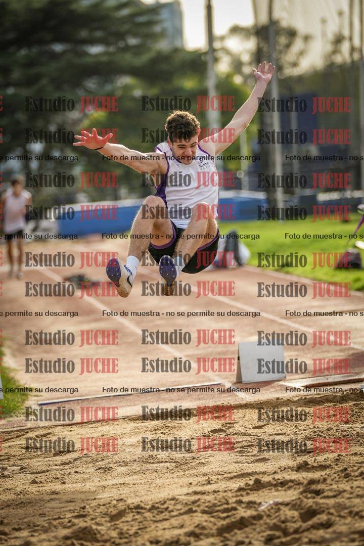 Fotos del salto en largo de varones - incluye U16