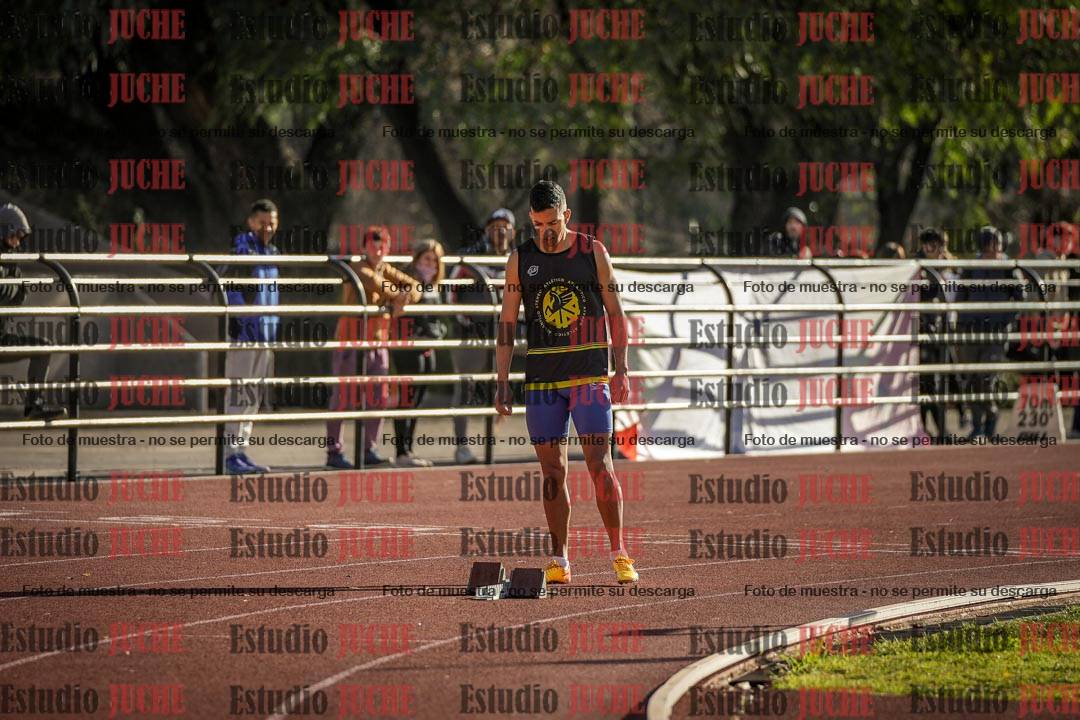 Fotos de los 400 m con vallas de varones