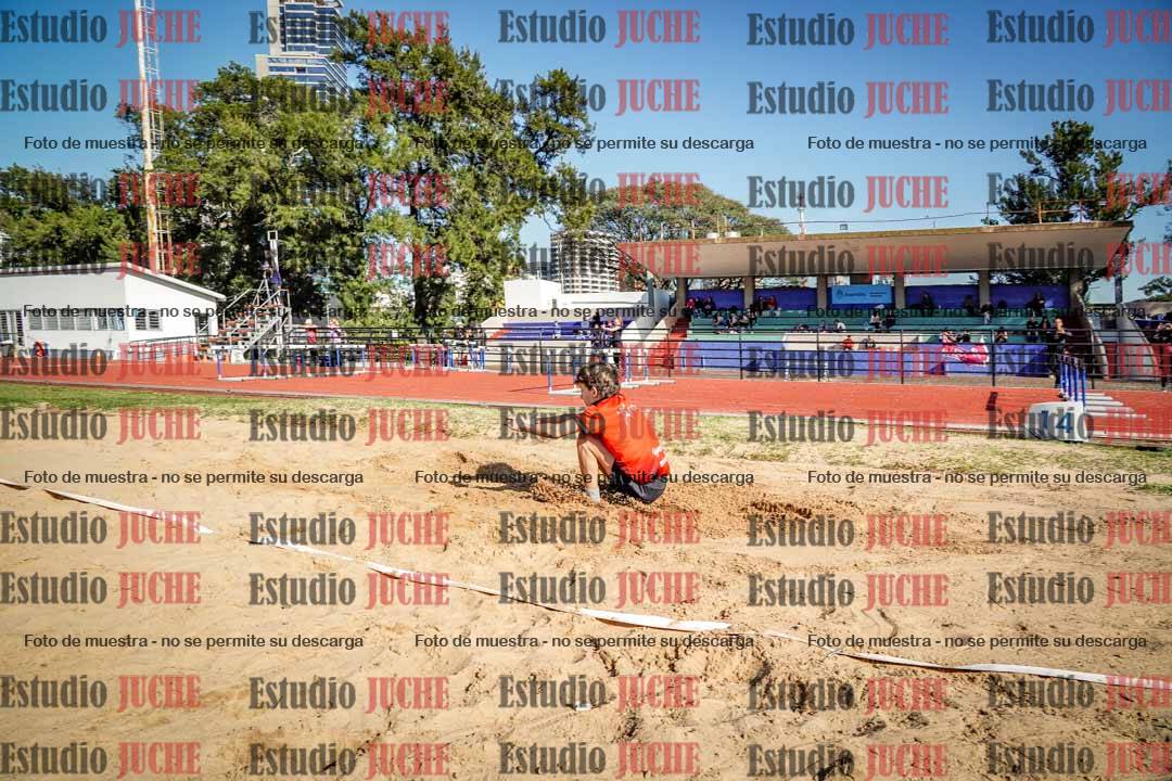 Fotos del salto en largo de varones - ambas categorías