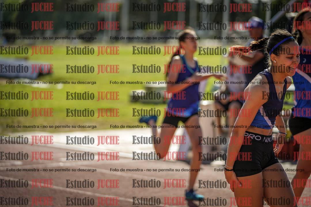 Fotos de los 295 m con vallas de mujeres