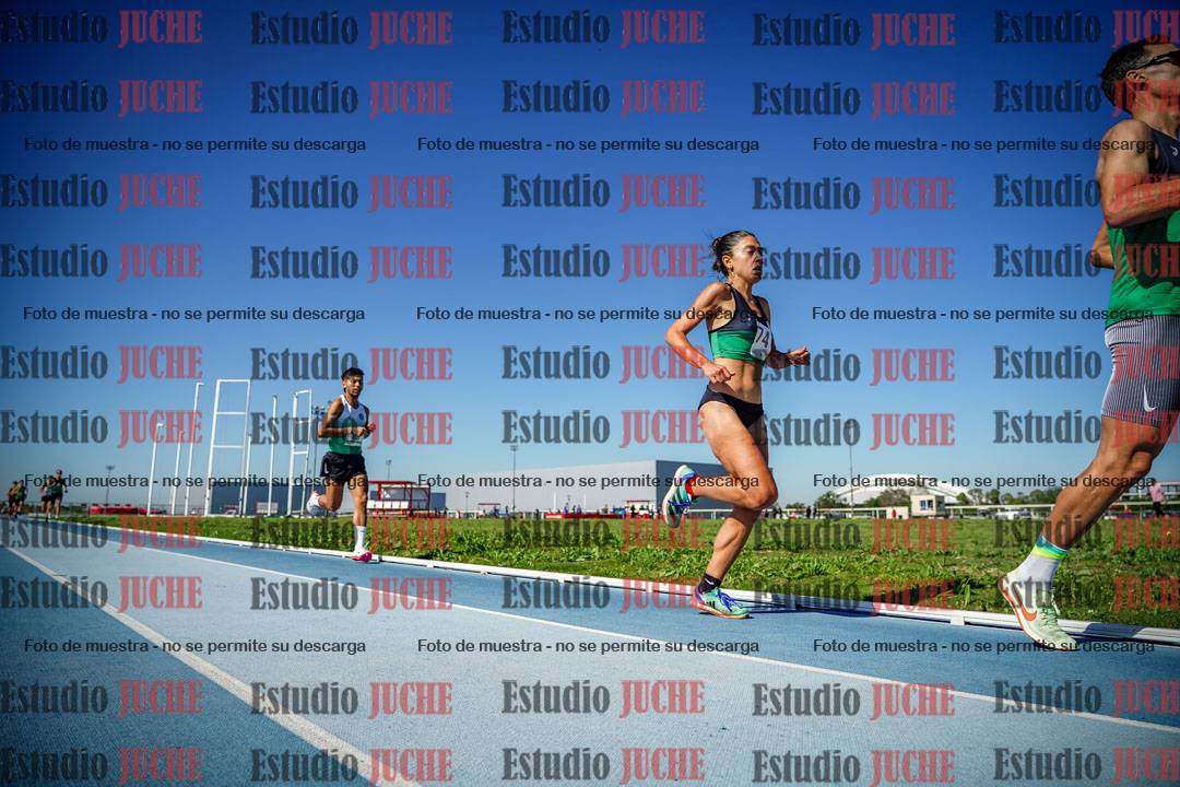 Fotos de los 5000 m de mujeres y varones - serie 1