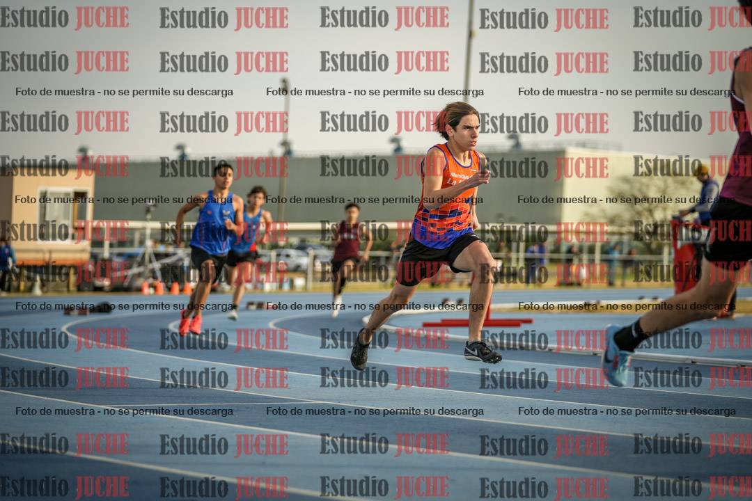 Fotos de los 400 m con vallas de varones