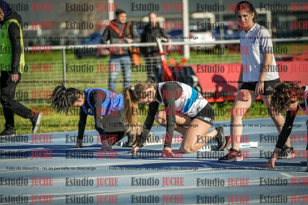 Fotos de los 100 m con vallas de mujeres - U17