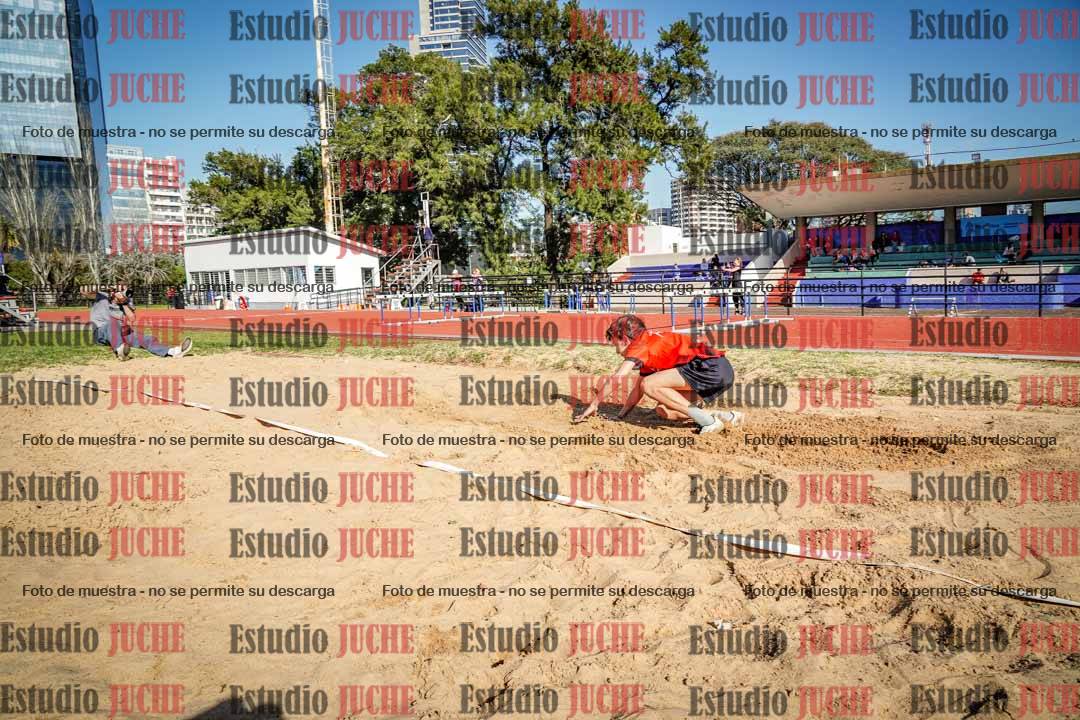 Fotos del salto en largo de varones - ambas categorías