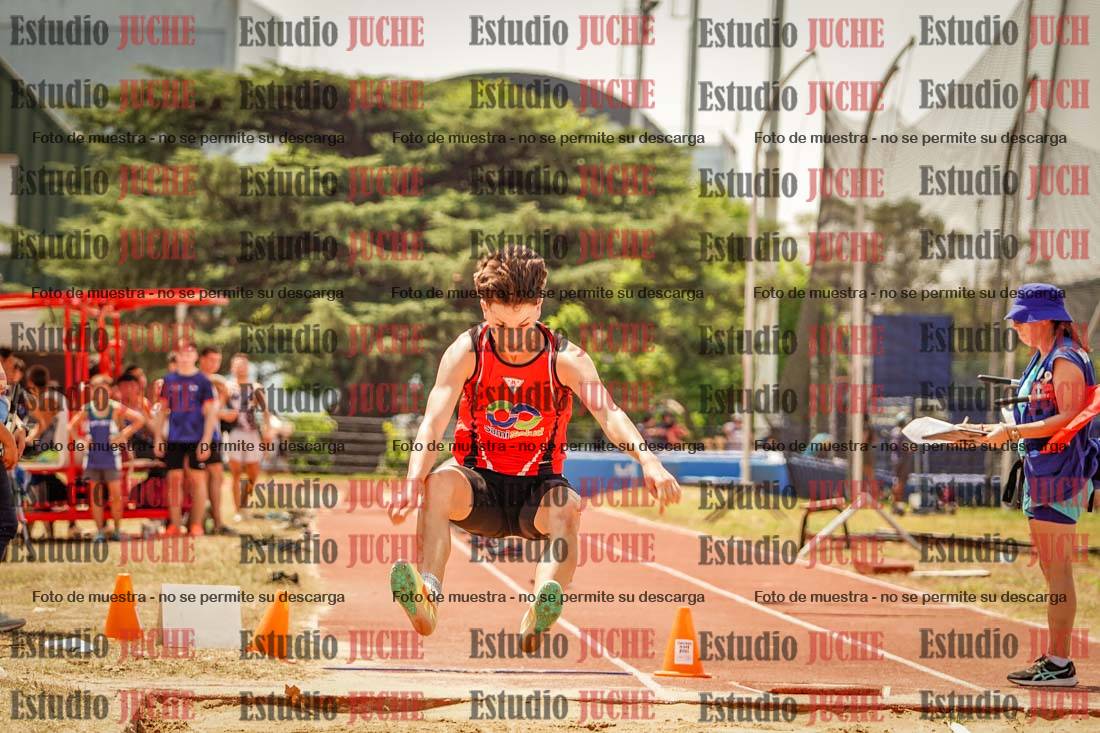 Fotos del salto en largo de varones