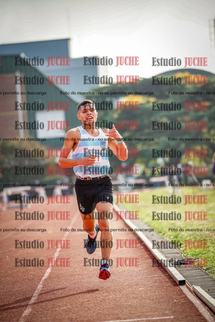 Fotos de los 3000 m con obstáculos de varones