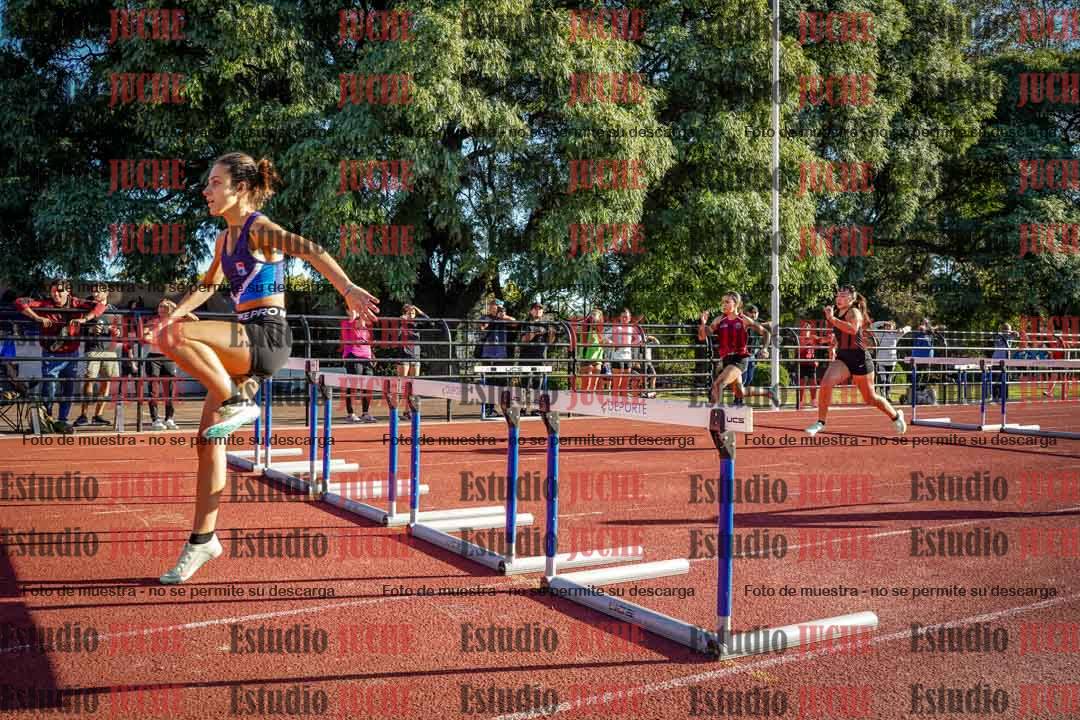 Fotos de los 100 m con vallas de mujeres