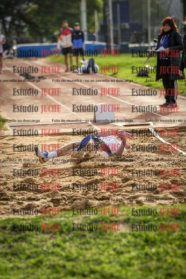 Fotos del salto en largo de varones - incluye U16