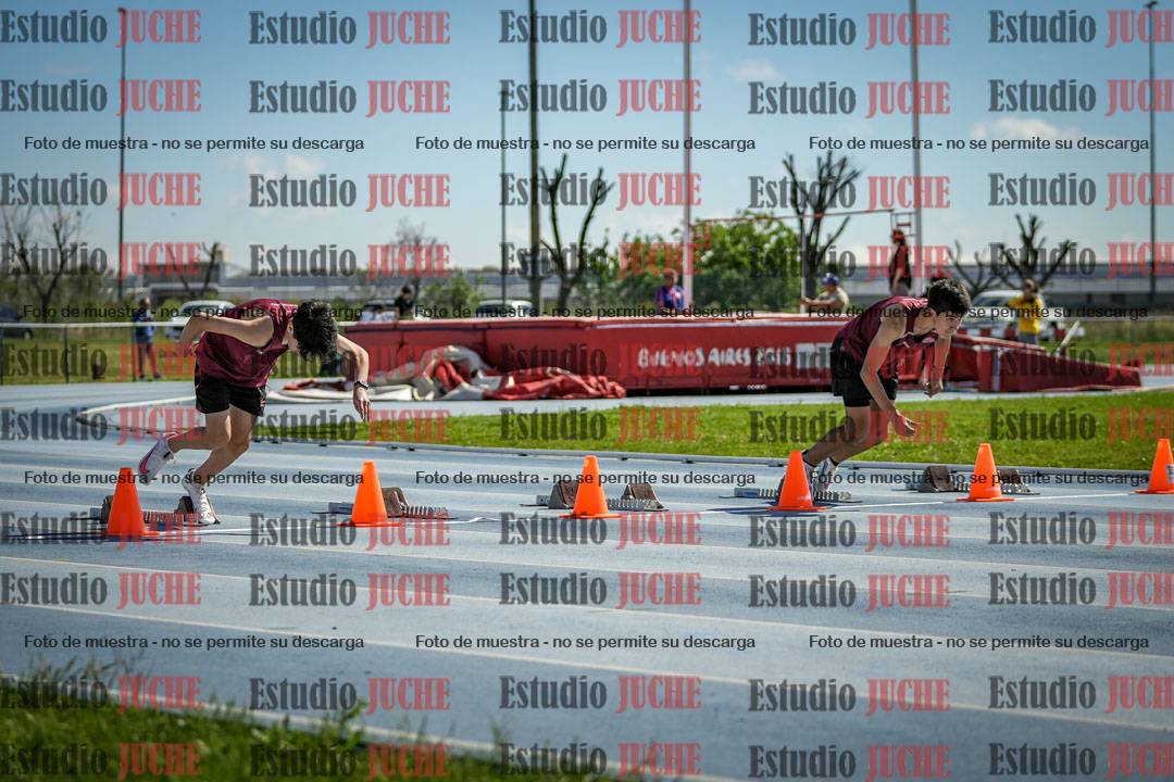 Fotos de los 80 m con vallas de varones