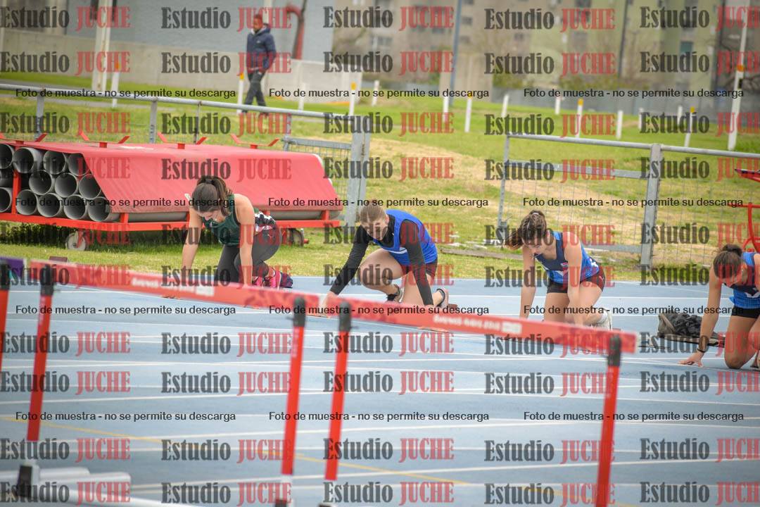 Fotos de los 100 m con vallas de mujeres