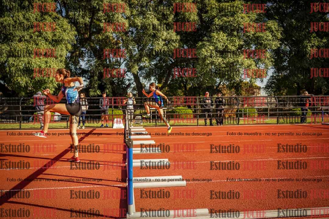 Fotos de los 100 m con vallas de mujeres