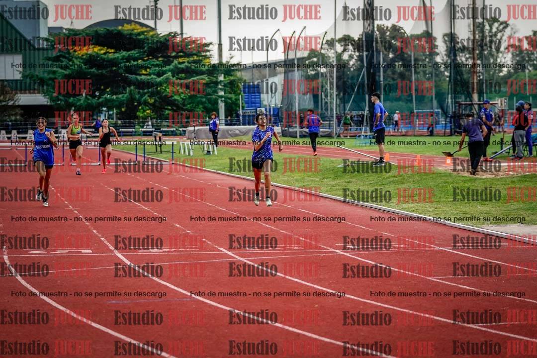 Fotos de los 295 m con vallas de mujeres